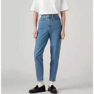 Levi's High Waisted Taper Jeans Medium Wash Size 26" Women